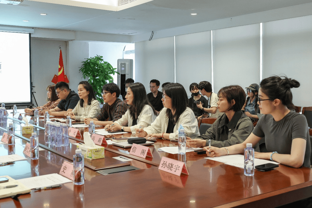 半岛官方体育营业简讯丨中邦美术学院率领一行到访深圳文交所(图3)